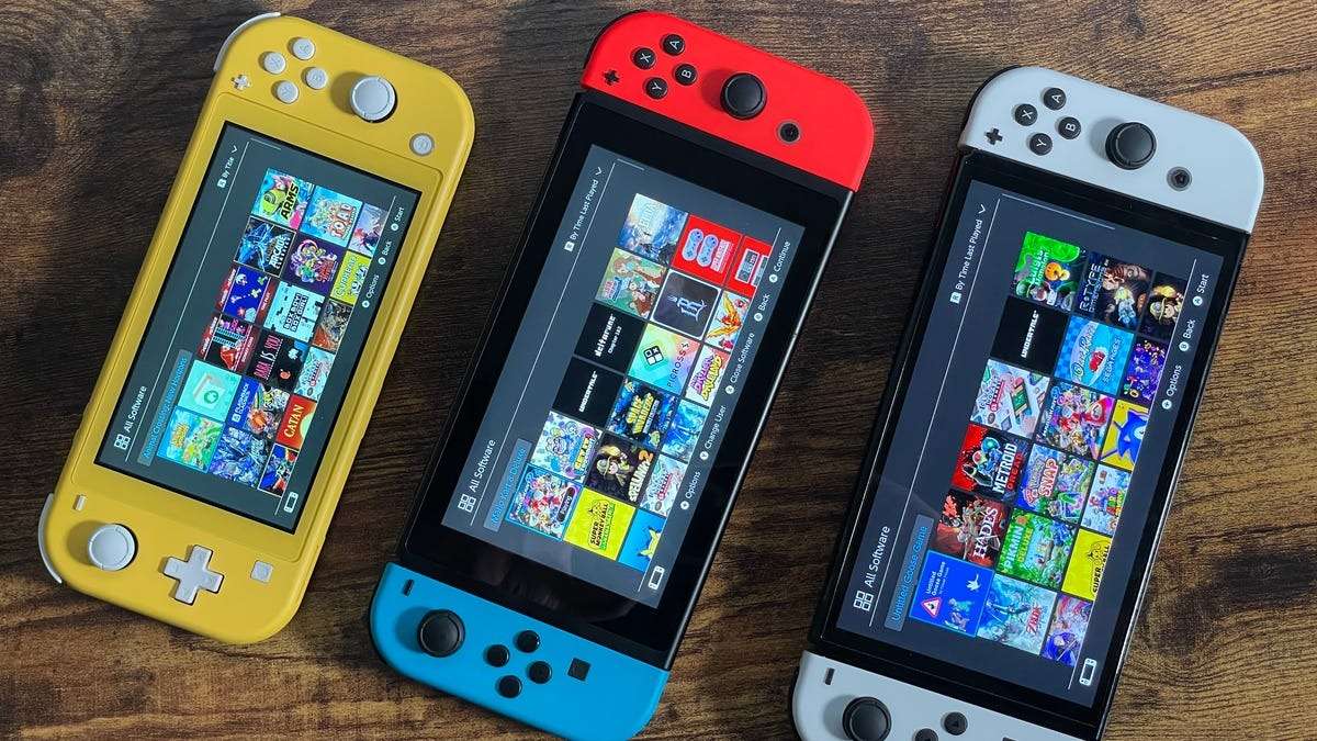 Cảnh sát bị trừ lương vì… mải chơi Nintendo Switch quên nghĩa vụ